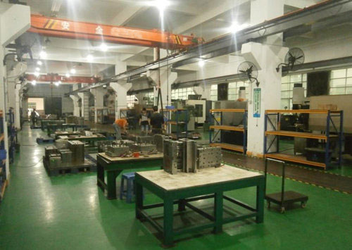 Injection molding tool shops